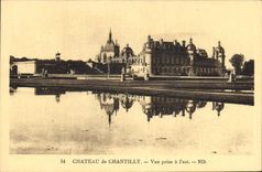 CPA Chateau de Chantilly Vue prise a l'est 
