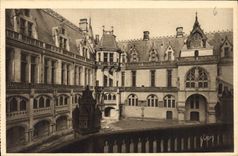 CPA Chateau de Pierrefonds Oise La Cour d'Honneur 