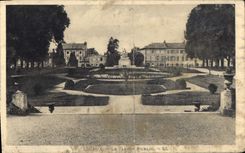CPA Lisieux Le Jardin Public 