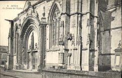 CPA Dives La facade de l'Eglise 
