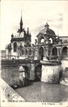 CPA Chateau de Chantilly l"Entree principale et la Chapelle 