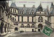 CPA Pierrefonds Cour du Chateau 