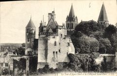 CPA Loches le Chateau Royal la Tour d'Agnes Sorel et la Collegiale Saint Ours 
