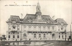 CPA Tours I et L l'Hotel de Ville 