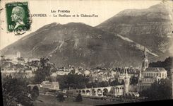 CPA Les Pyrenees Lourdes la Basilique et le Chateau fort 
