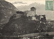 CPA Les Pyrenees Lourdes le Chateau Fort 