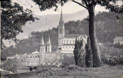 CPA Lourdes la Basilique 