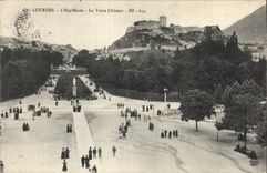 CPA Lourdes l'Esplanade le Vieux Chateau 