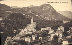 CPA Lourdes vue sur les Sanctuaires 