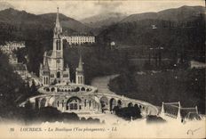 CPA Lourdes la BAsilique vue Plongeante 