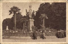 CPA Lourdes la Vierge Couronnee 