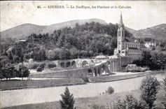 CPA Lourdes la Basilique les Piscines et le Calvaire 