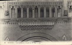 CPA Bayeux La Cathedrale Arcades de la Nef 