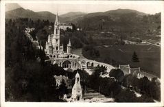 CPA Lourdes La Basilique et le Monument Interalllie 