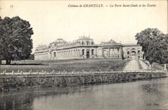 CPA Chateau De Chantilly La Porte Saint Denis et les Ecuries 