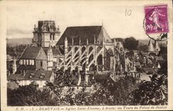 CPA Beauvais Eglise Saint Etience a droite les Tours du Palais de Justice 