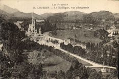 CPA Lourdes La Basilique vue plogeante 