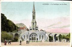 CPA Lourdes La Basilique vue de face 
