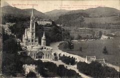 CPA Lourdes La Basilique et la Vallee du Gave 