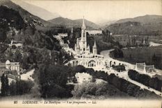 CPA Lourdes La Basilique Vue Plongeante 