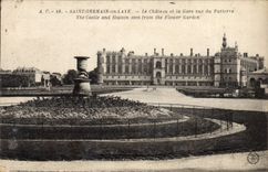 CPA Sainte Germain en Laye Le Chateau et la Gare vus du Parterre 