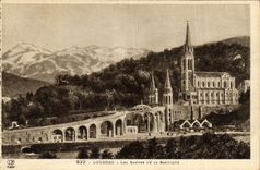 CPA Lourdes Les Rampue de La Basilique 