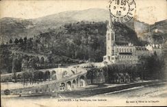 CPA Lourdes La Basilique vue laterale 