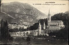 CPA Lourdes La Basilique et le grand Jer 