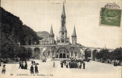 CPA Lourdes La Basilique 