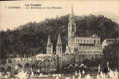 CPA Lourdes La Basilique et les Piscines 