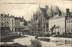 CPA Troyes Square de la Prefecture Eglise St Urbain 