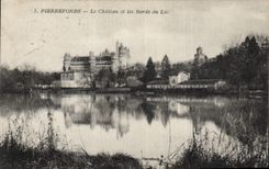 CPA Pierrefonds Le Chateau et les Bords du Lac 