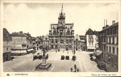 CPA Compiegne Place de l'Hotel de Ville 