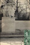 CPA Compiegne Le Monument de Guvnenier 