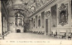 CPA Tours Le Nouvel Hotel de Ville La Salle des Fetes 