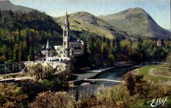 CPA Lourdes la Basilique le Gave et les nouveaux Ponts Inaugures le 25 mars 1966 