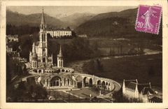 CPA Lourdes la Basilique vue du Chateau Fort 