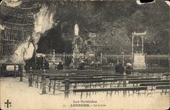 CPA Les Pyrenees Lourdes la Grotte 