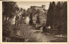 CPA Lourdes le Chateau Fort et le Gave 