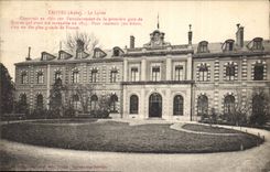 CPA Troyes Aube le Lycee Construit en 1860 sur l'emplacement de la premiere gare de Troyes qui avait