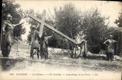 CPA Lourdes Le Calvaire Station Jesus charge de sa Croix 