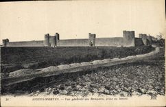 CPA Aigues Mortes Vue generale des Remparts prise au levant 