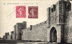 CPA Aigues Mortes Les Remparts au Sud 