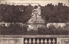 CPA Nimes Jardin de la Fontaine Motif central 
