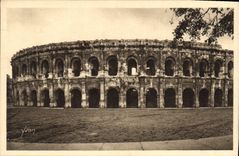 CPA La Douce France Nimes Gard Les Arenes 