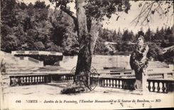 CPA Nimes Jardin de la Fontaine l'Escalier Monumental et la Statue de Bacchus 