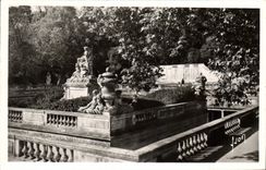 CPA Nimes Gard Jardin de la Fontaine Les Bains Romains 