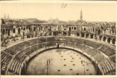 CPA La Douce France Nimes Gard l'Interieur des Arenes 