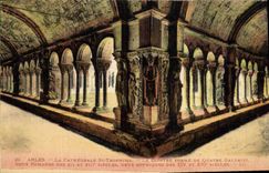 CPA Arles La Cathedrale St Trophine Le Cloitre forme de Quatre Galeries 