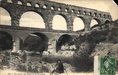 CPA Nimes Le Pont du Gard et le Gardon 